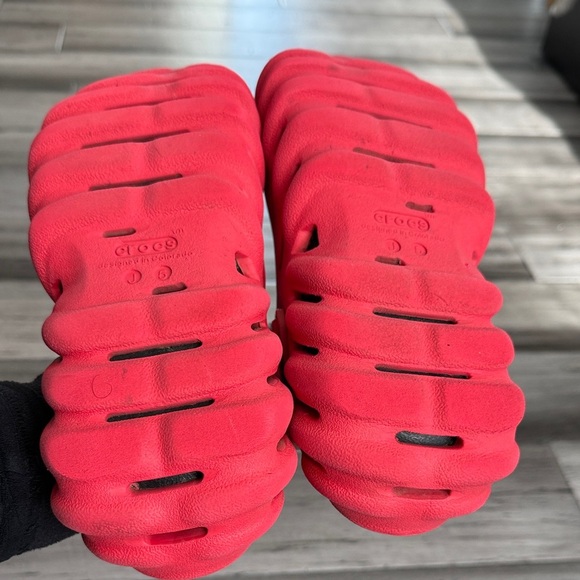 CROCS Men  Vibrant Red Water Shoes - Picture 10 of 12